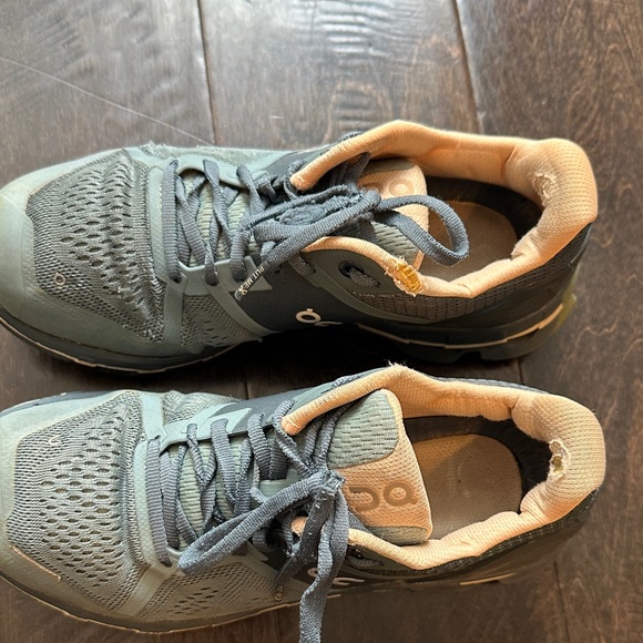 On Running Teal and Peach Athletic Shoes - Picture 3 of 6